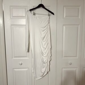 Women’s plus size 2x fitted white dress